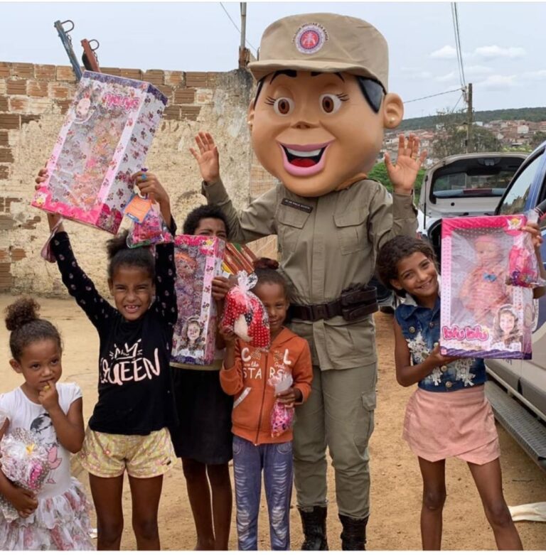PM comemora Dia das Crianças com comunidade de Cosme de Farias
