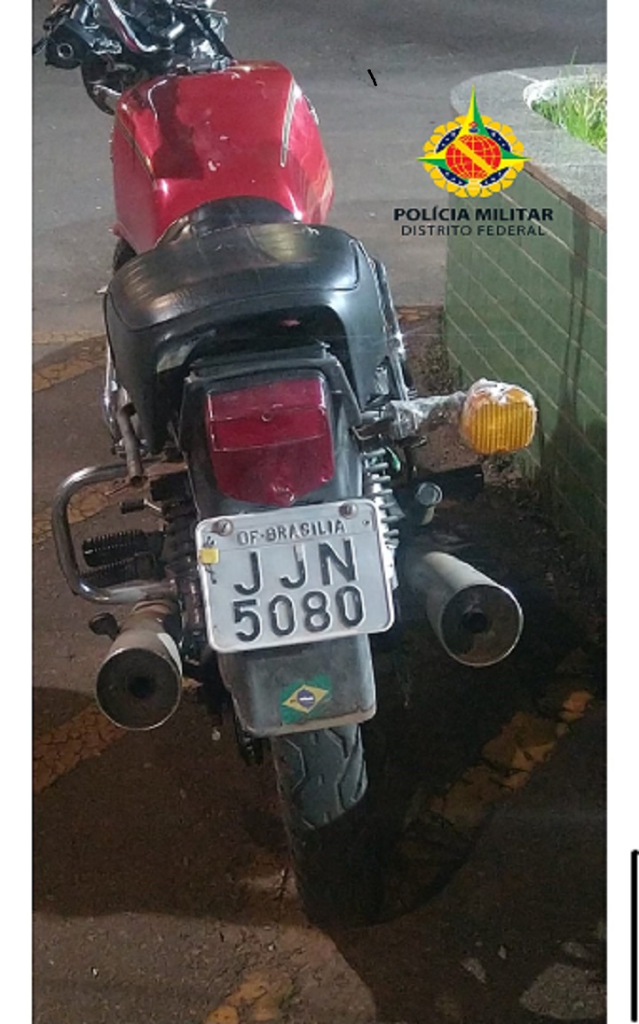 PMDF prende homem conduzindo moto roubada , após roubo de celular no Gama