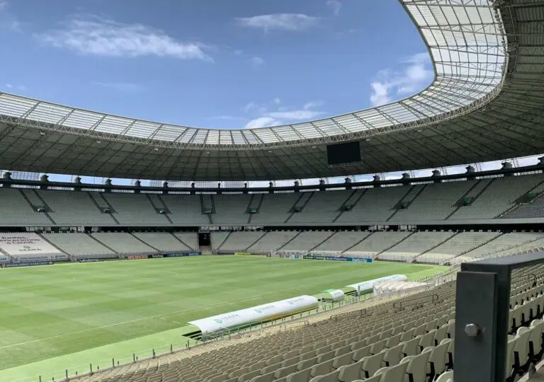 Partida entre Ceará e Internacional com torcida é autorizada pela Sesa; jogo ocorre na quarta (6)