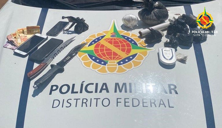 Policiais militares prendem dupla de jovens que vendia drogas em Samambaia