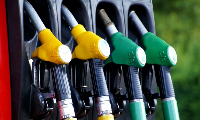 Procon GO percorre postos de combustíveis em Goiânia para verificar abusividade de preços