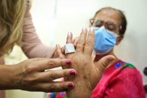 Rede pública tem ambulatórios especializados em terapia da mão