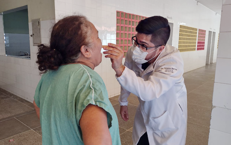 Tratamento odontológico e higiene bucal ajudam a prevenir infecções em pacientes psiquiátricos