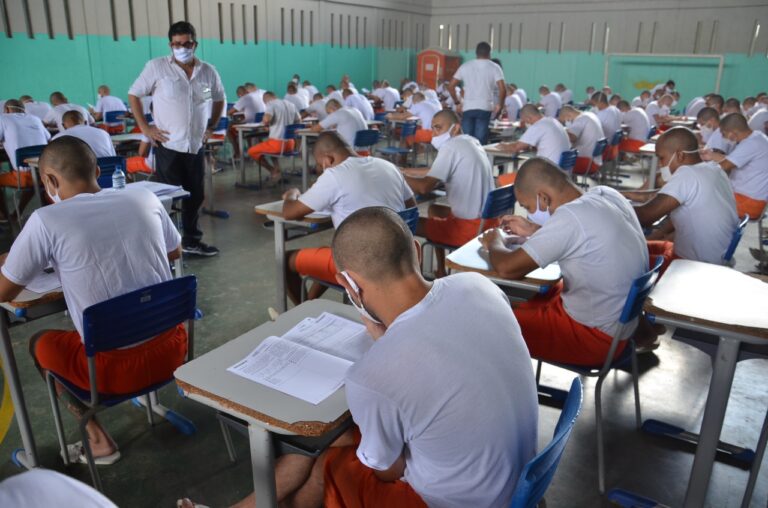 Mais de 6 mil internos do sistema prisional do Ceará realizam a prova do Encceja PPL 2020