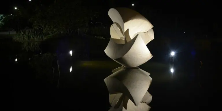 Escultura Meteoro, em frente ao Itamaraty, passará por restauração