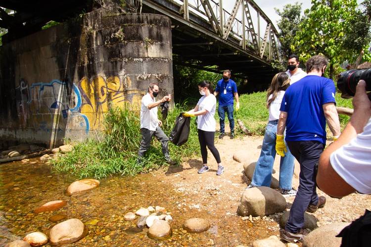 Ações sociais e de meio ambiente marcaram a Semana do Voluntariado Paranaense