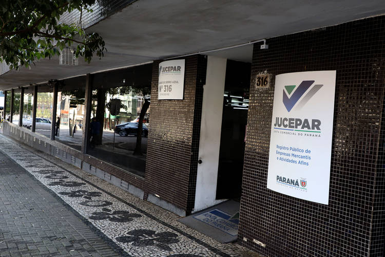 Ferramenta da Junta Comercial agiliza acesso a informações estatísticas sobre empresas no Paraná