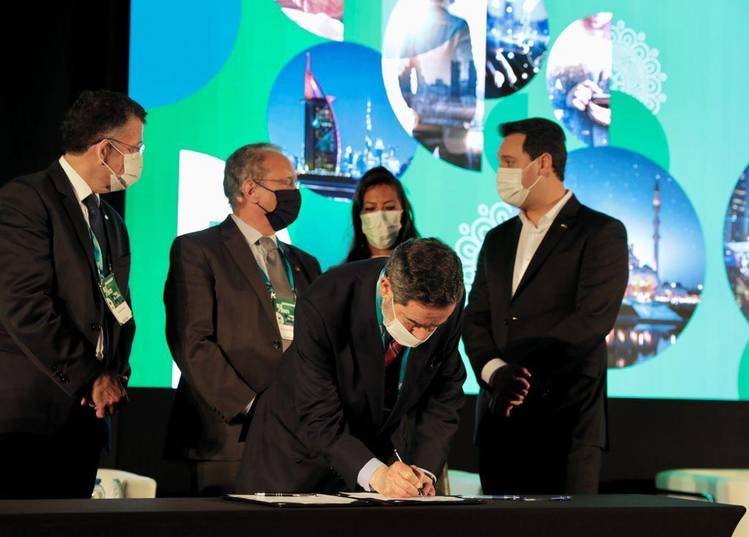 Paraná e Câmara de Comércio Árabe-Brasileira formalizam acordos para intensificar a parceria