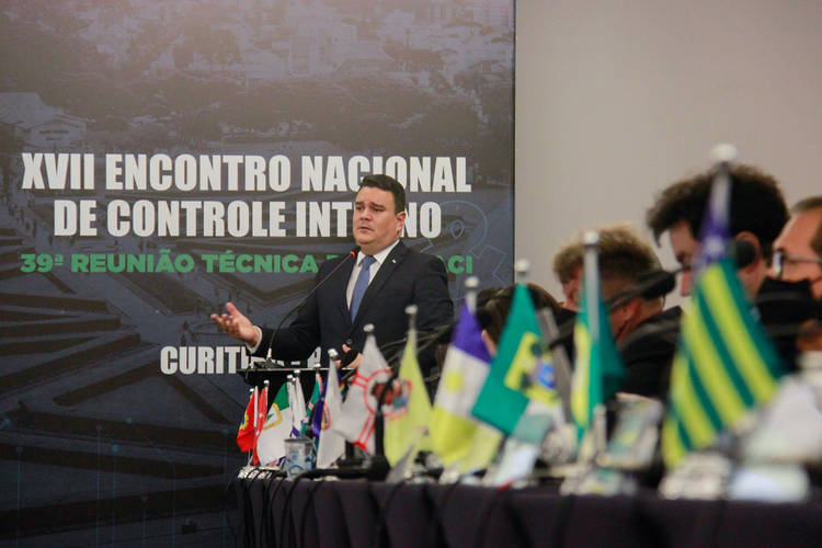 Encontro no Paraná aponta que combate à corrupção ajuda desenvolvimento econômico