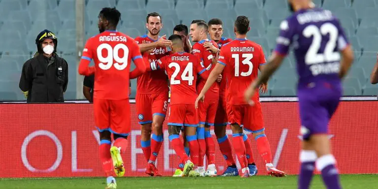 Napoli vira contra a Fiorentina fora de casa e segue 100% no Italiano