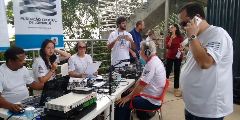 Radioagência Nacional faz 16 anos com 160 mil downloads em um ano