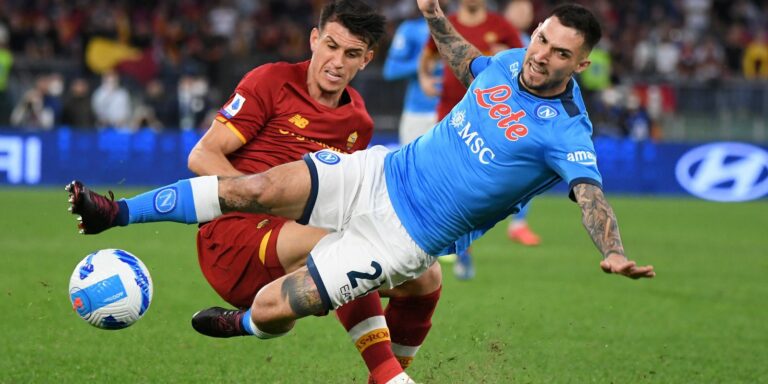 Mourinho é expulso, e Roma encerra série de vitórias do líder Napoli