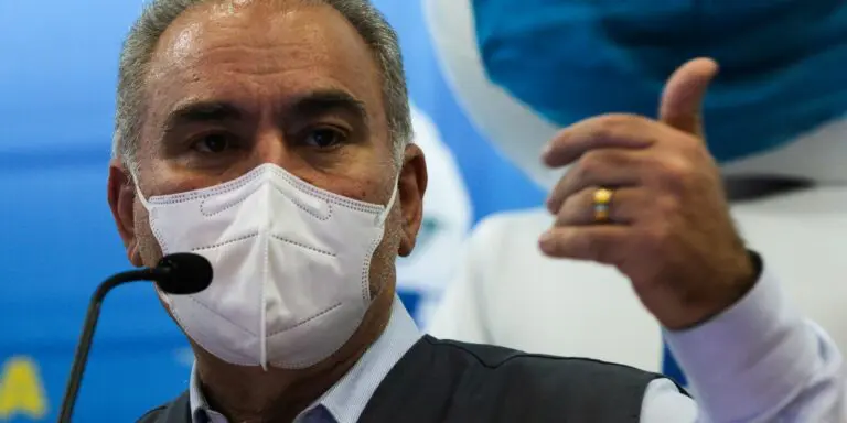 Covid-19: 354 milhões de doses de vacinas estão garantidas para 2022