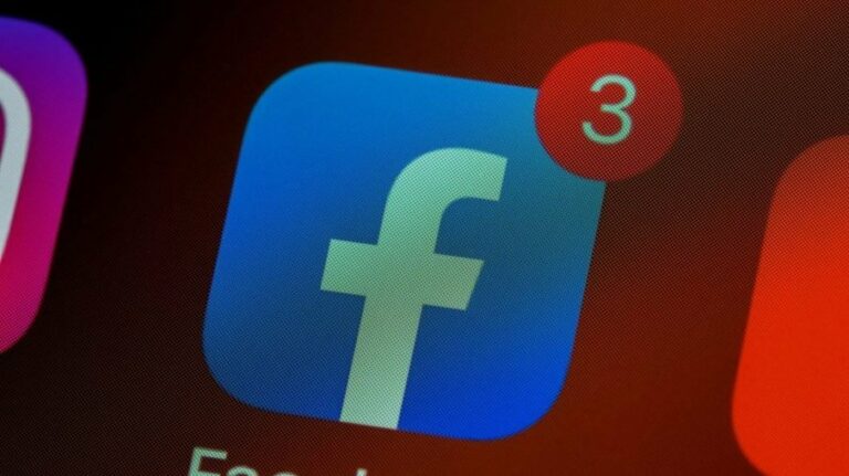 Facebook culpa “apagão em roteadores” por pane nos apps
