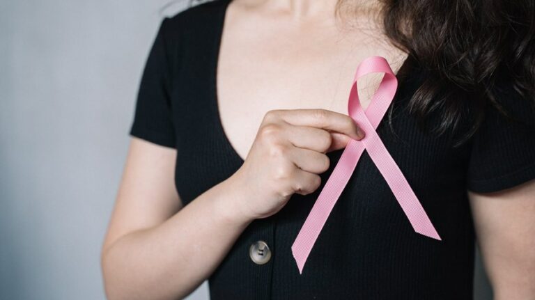 Outubro Rosa: quando devo começar a me preocupar com o câncer de mama?