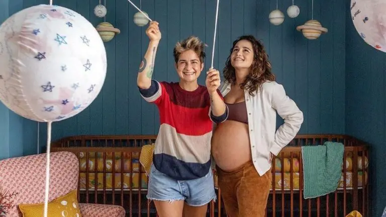 Nanda Costa mostra o futuro quarto das filhas gêmeas