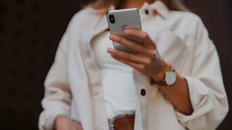 45% dos brasileiros passam mais de uma hora por dia nas redes sociais