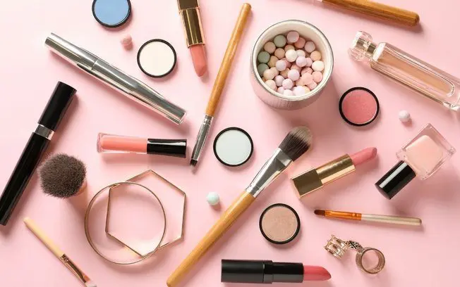 Make dos signos: qual item não pode faltar no nécessaire de cada um?