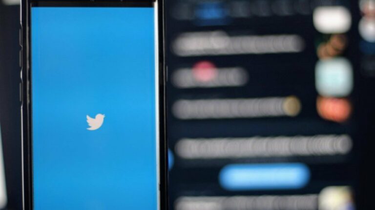 Twitter fecha trimestre com prejuízo após processo que custou US$ 800 milhões