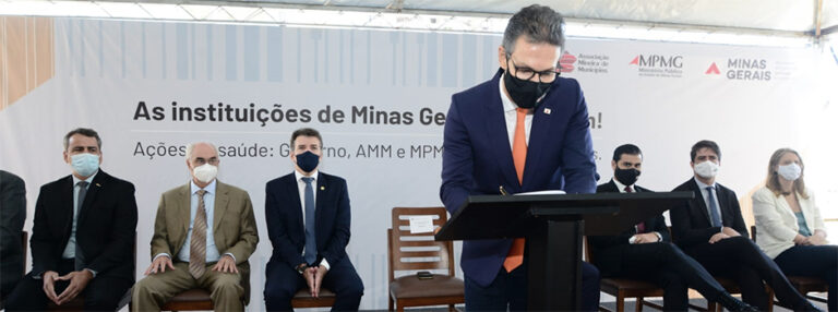 Governo de Minas assina acordo com a AMM para pagamento de dívidas da saúde