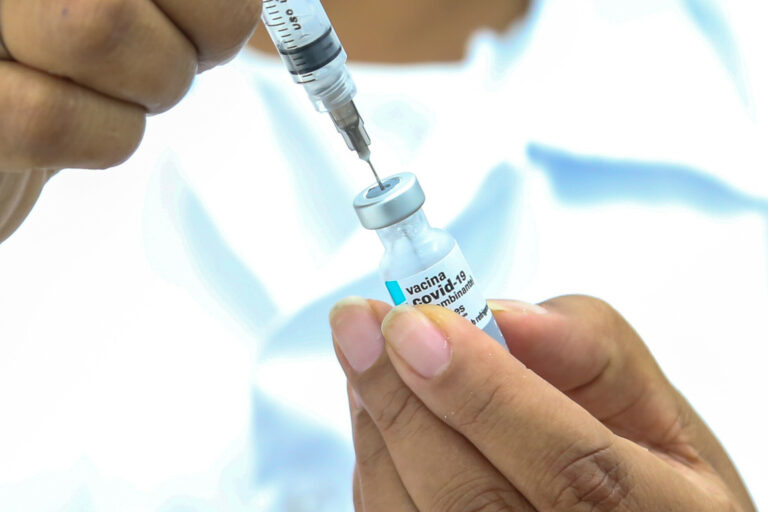 ‘Dia V’ ultrapassa 343 mil registros de segunda dose da vacina contra COVID-19