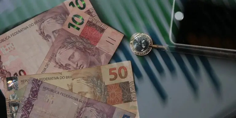 Caixa paga hoje Auxílio Brasil a cadastrados com NIS final 7