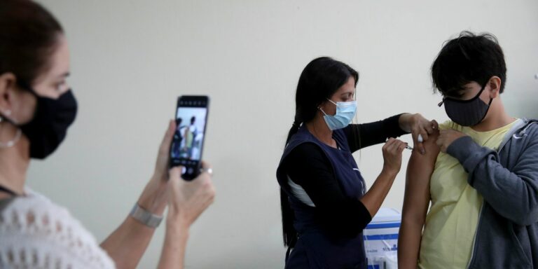 Brasil registra 293 mortes por covid-19 em 24 horas