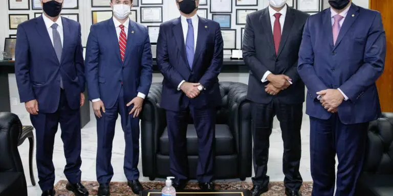 Presidente da Câmara se reúne com presidente do STF