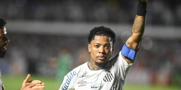 Santos derrota Chapecoense na Vila Belmiro