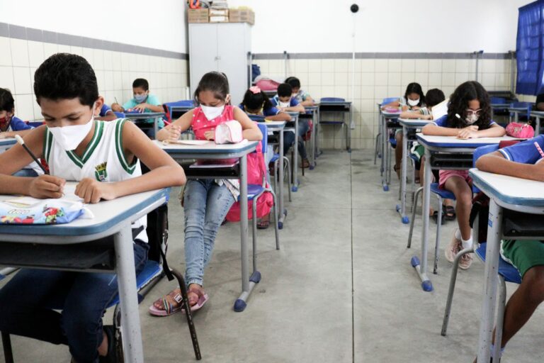 Alunos do ensino fundamental participam da 1ª olimpíada de Matemática de Maceió
