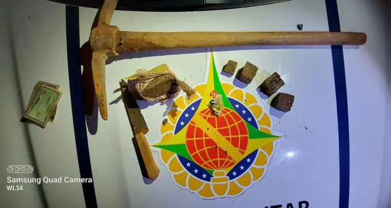 Casal é detido após ameaçar de morte, agredir e se apossar da casa de genitor em Santa Maria