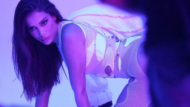 Anitta faz performance ousada em bastidores de clipe e mostra seu lado “quase proibido”
