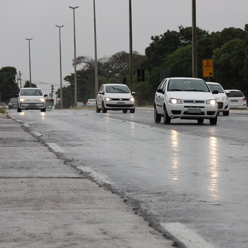 Em tempo de chuva, aumente os cuidados ao dirigir