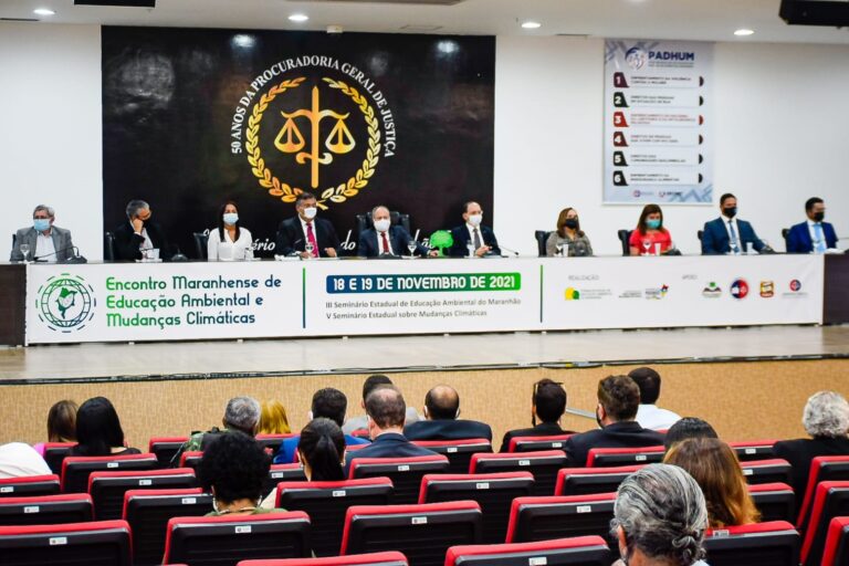 Governador Flávio Dino participa de seminários sobre meio ambiente