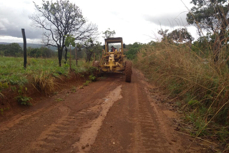 Núcleo Rural Jiboia tem estrada de terra recuperada