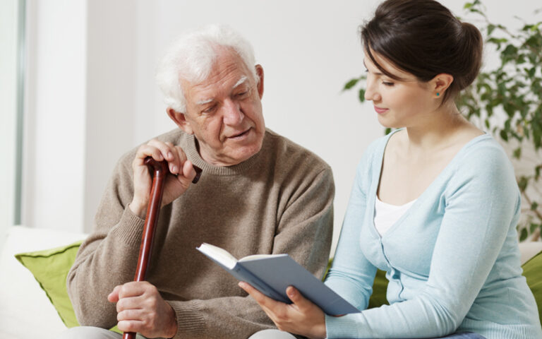 Saúde está com inscrições abertas para curso de cuidadores familiares de idosos