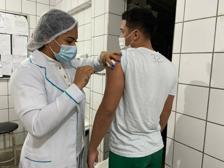 Seas inicia aplicação da segunda dose da vacina contra Covid-19 para adolescentes