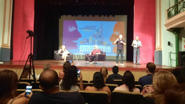 Servidores da Educação participam de palestras com escritores brasileiros