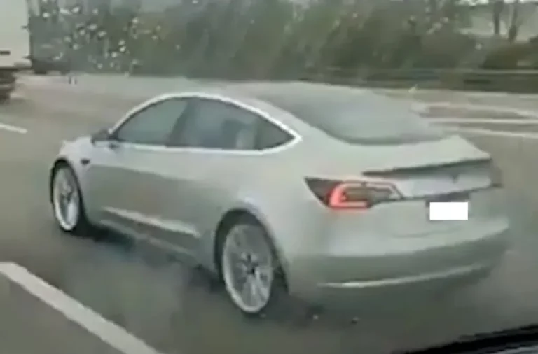 Tesla Model 3: motorista dorme ao volante na Imigrantes (vídeo)