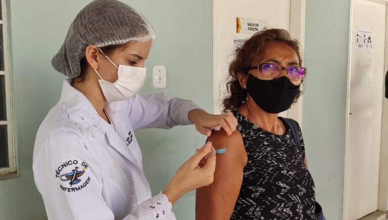 Estado da Bahia publica decreto que exige vacinação de servidores e empregados públicos