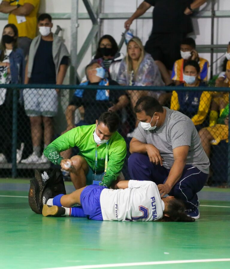 Fisioterapeutas atendem estudantes-atletas do Ceará no JEBs