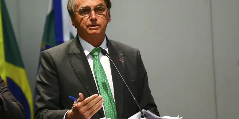 Presidente edita decreto que regulamenta o Auxílio Brasil