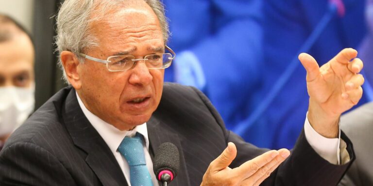 Guedes nega que haja conflito entre sua atuação e offshore no exterior