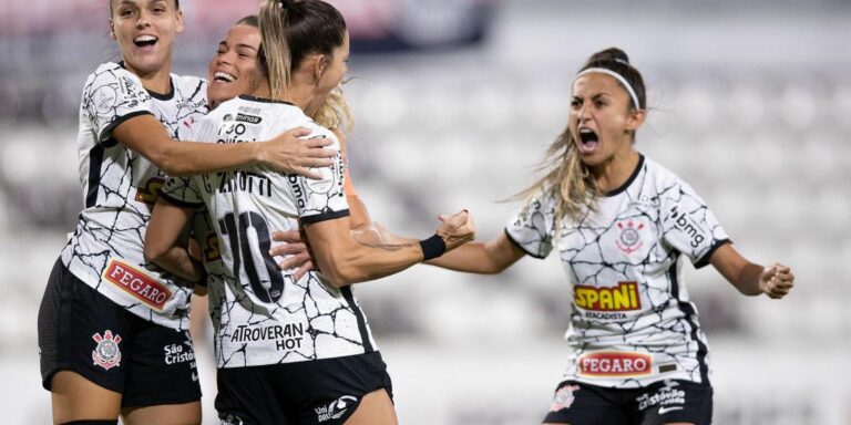 Corinthians bate Alianza e avança à semifinal da Libertadores feminina