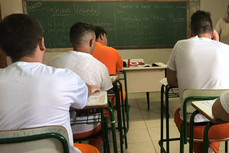 Número de presos inscritos no Exame Nacional do Ensino Médio aumenta 36,4% no Paraná