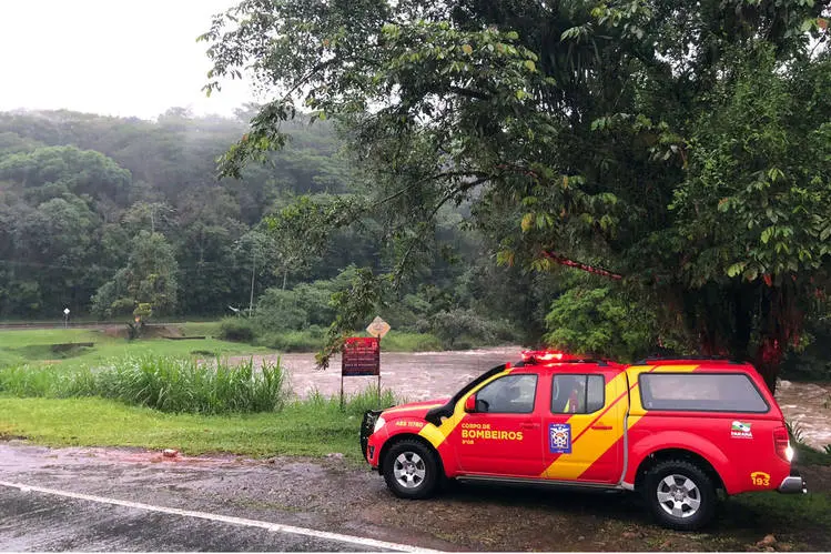 Defesa Civil desloca equipe para acompanhar desdobramentos das chuvas no Litoral