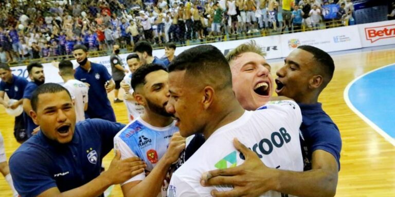 Foz Cataratas-PR vence São José-SP e avança às semifinais da LNF