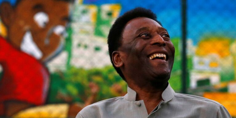 "Me sinto cada dia melhor", diz Pelé em publicação em rede social