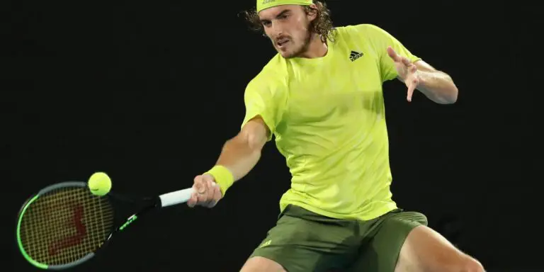 Tsitsipas desiste do ATP Finals devido a lesão no cotovelo direito