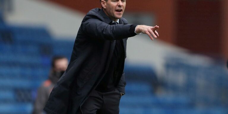 Gerrard é anunciado como técnico do Aston Villa após deixar Rangers